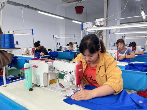 盤州大山里的服飾廠 小車間走向大市場(chǎng)